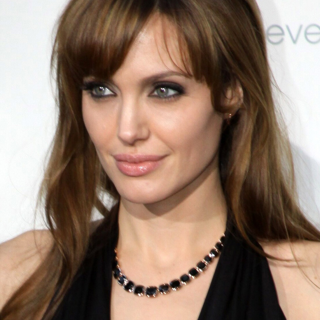 Angelina-Jolie